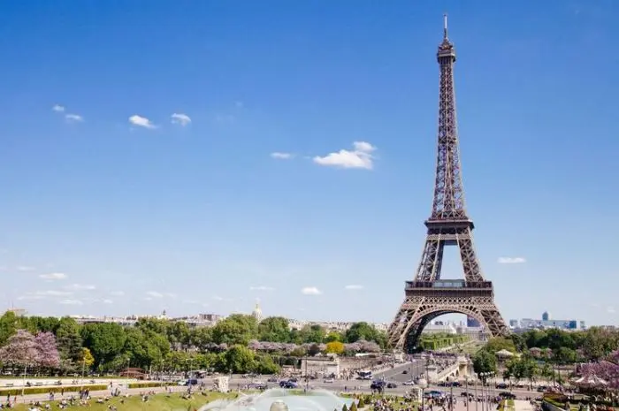 10 Interesting Facts About the Eiffel Tower, From Secret Apartments to Unique History